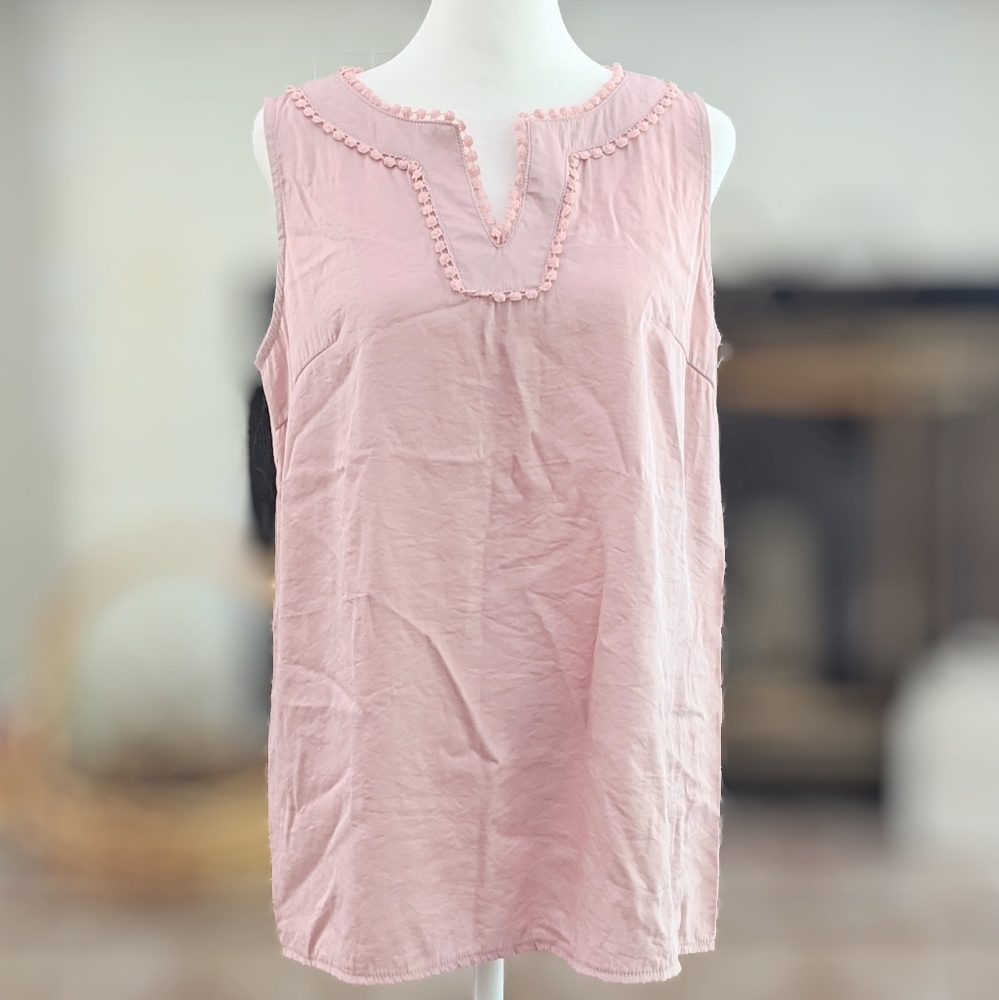Woman's pink top